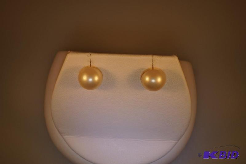 Mabe Pearl Earrings