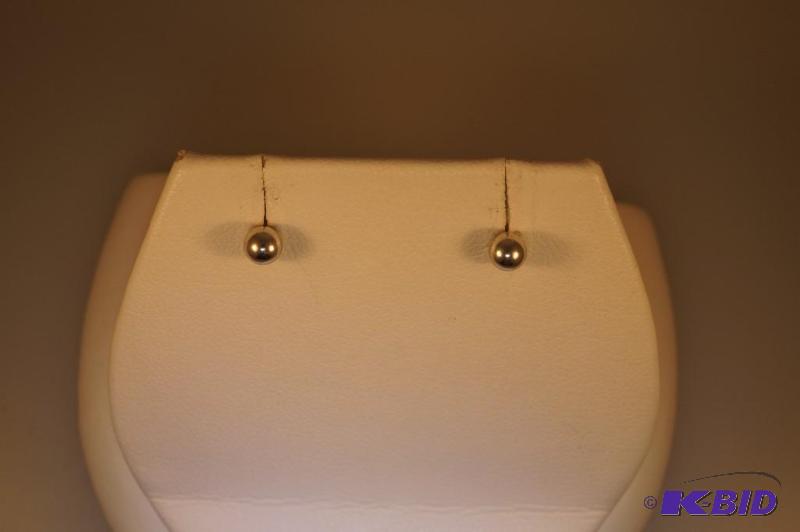 14 Karat White Gold Ball Earrings