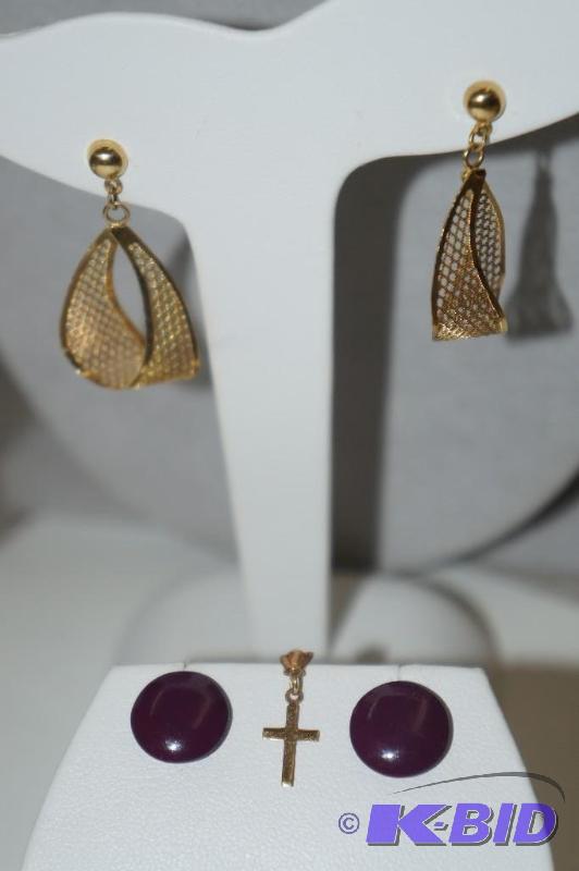 Assortment of Earrings