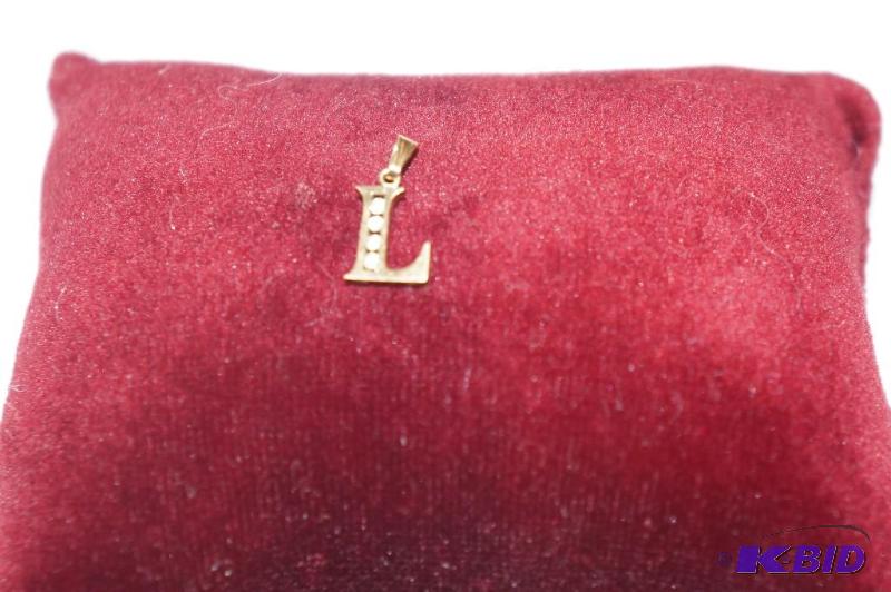14 Karat Gold L Pendant with 4 Diamonds 0.8 Grams