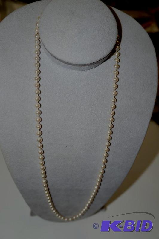 24 Cultured Pearl Strand