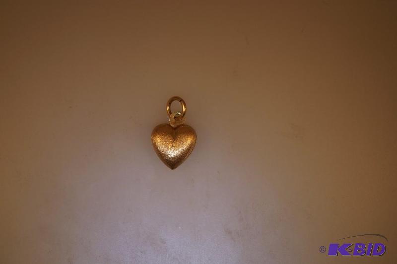 14 Karat Gold Puffed Heart Pendant