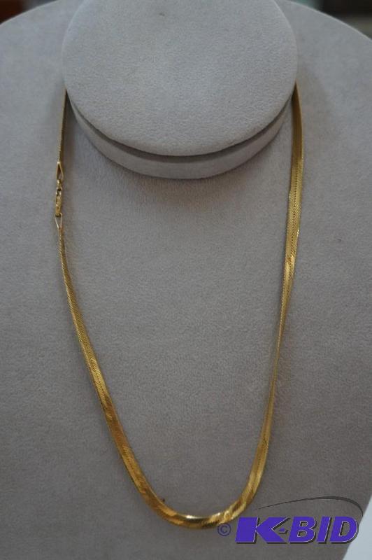 18 Herringbone 14 Karat Yellow Gold Chain 9.0 Grams