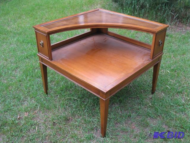 lot 10 image: End Table, good condition...
