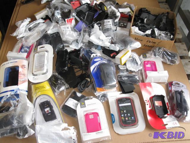 lot 19 image: Large lot of cell phone accessories...