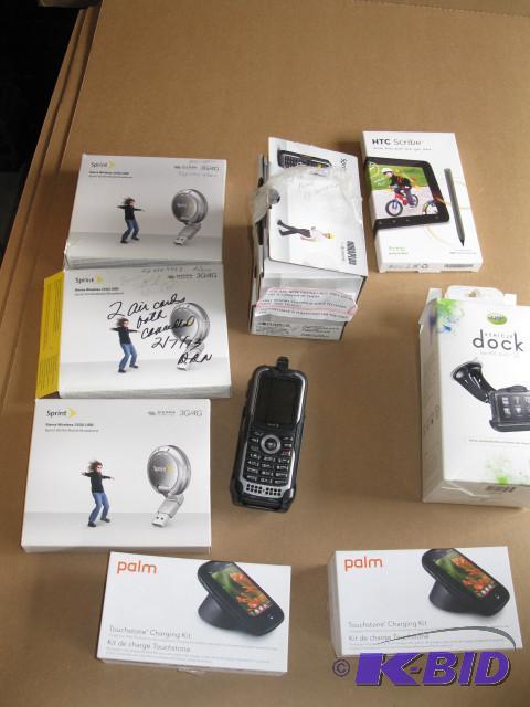 lot 20 image: Large lot of cell phone accessories...