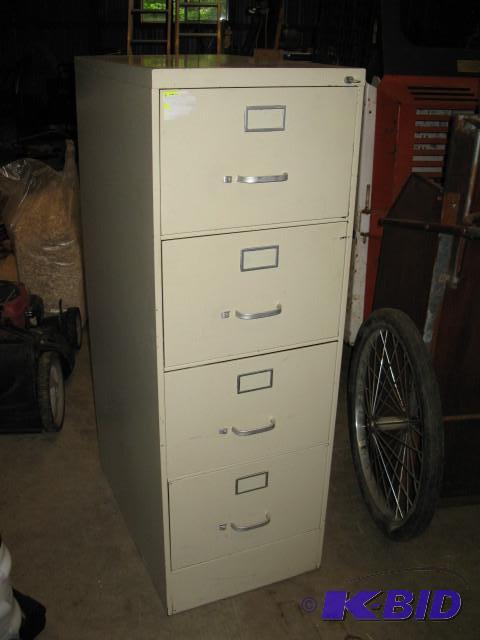 lot 30 image: 4 drawer file cabinet, good conditi...