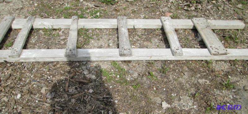 Antique wood ladder 1t...