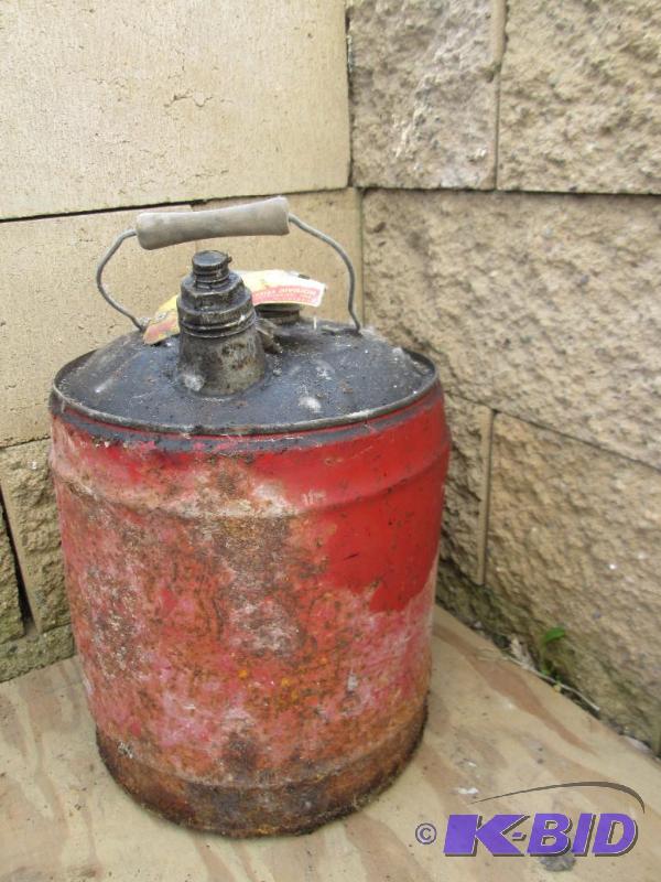 Antique metal gasoline can 2k...