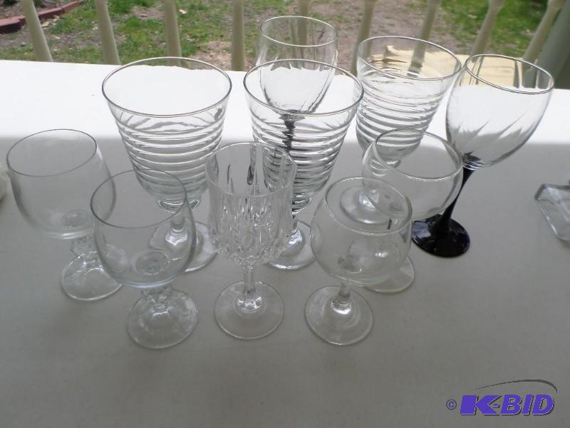 Ten assorted wine glasses all great...