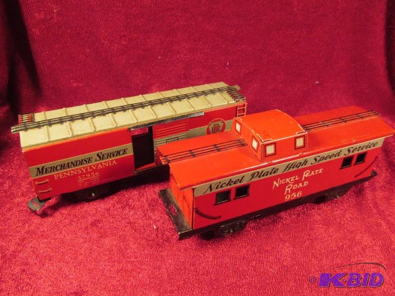 lot 55 image: Lot of 2 1950s O Scale Marx Tin Train Cars