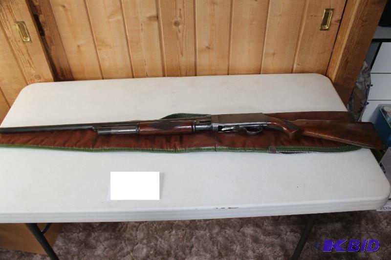 lot 19 image: Wards Western Field, Model# 30-SB562A, 16 Gau...