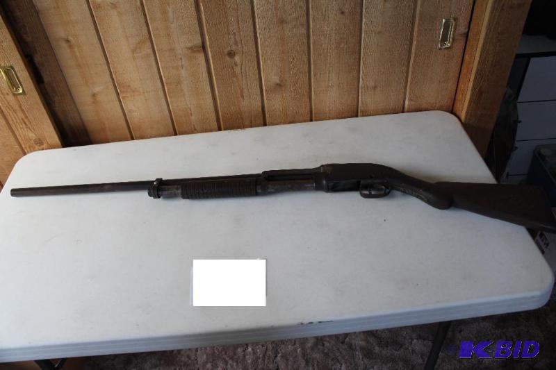 lot 23 image: Spencer, Single Load 12 gauge shotgun, 64 M, ...