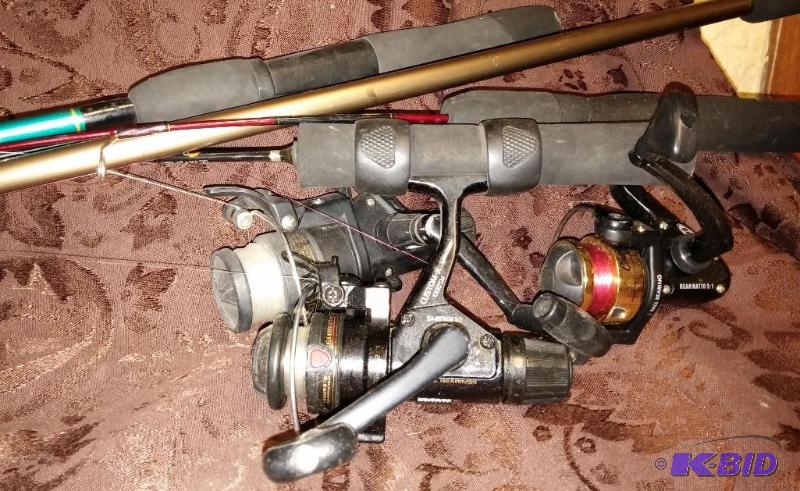 lot 106 image: Lot of 3 fishing poles...