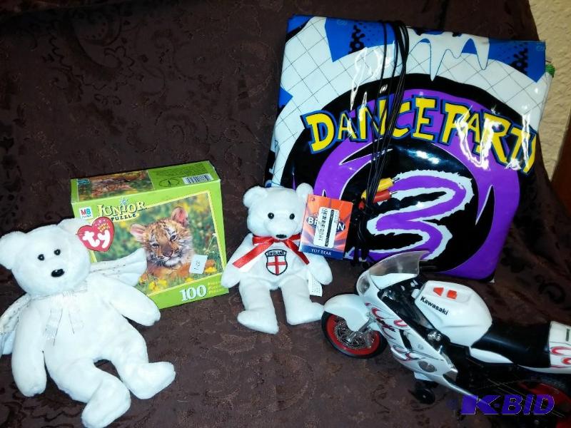 lot 116 image: Lot of games, Dance Party 3 Pad, pu...