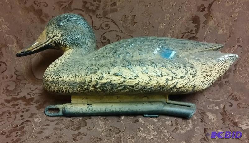 lot 138 image: Vintage Duck Decoy...