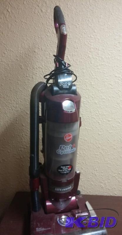 lot 23 image: Hoover Pet Cyclone Vacuum--works gr...