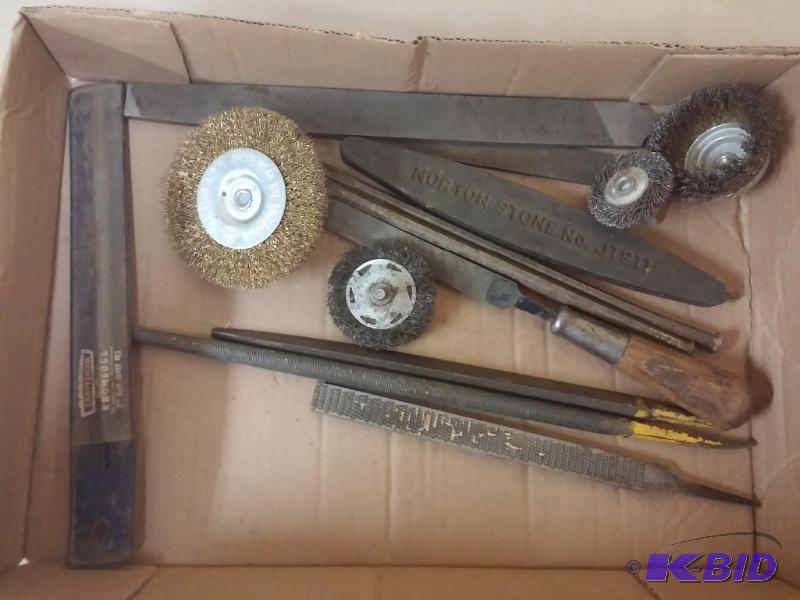 lot 36 image: Lot of vintage files...