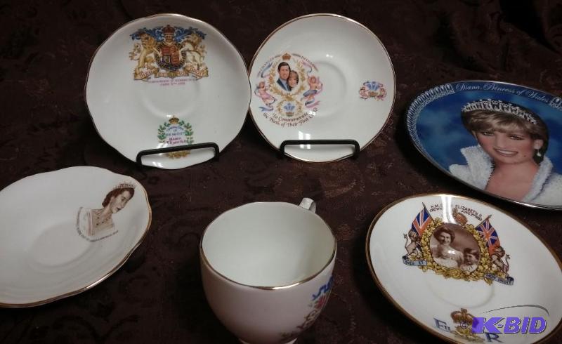 lot 37 image: Lot of collectable plates...