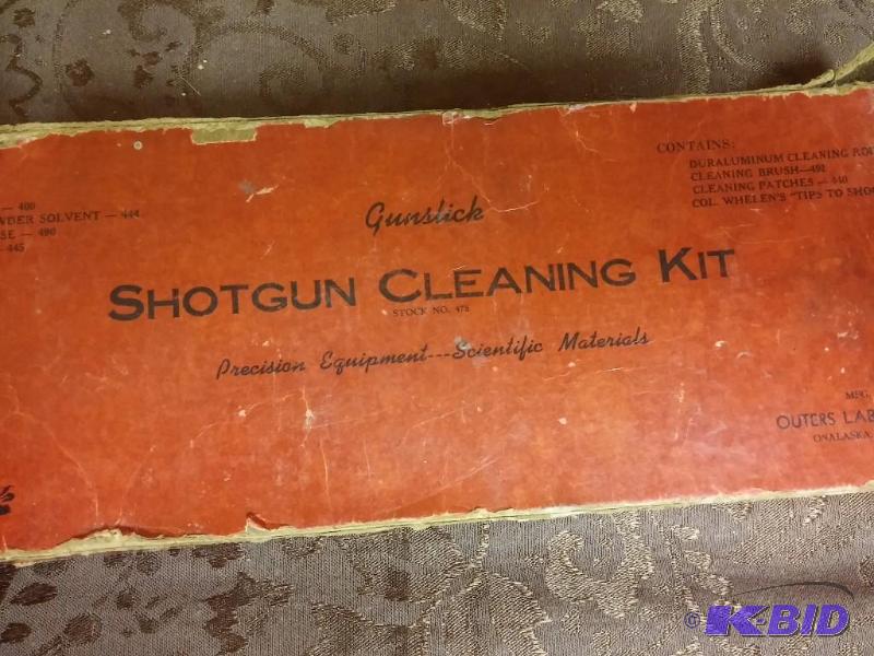 lot 38 image: Vintage Gunslick Shotgun Cleaning K...