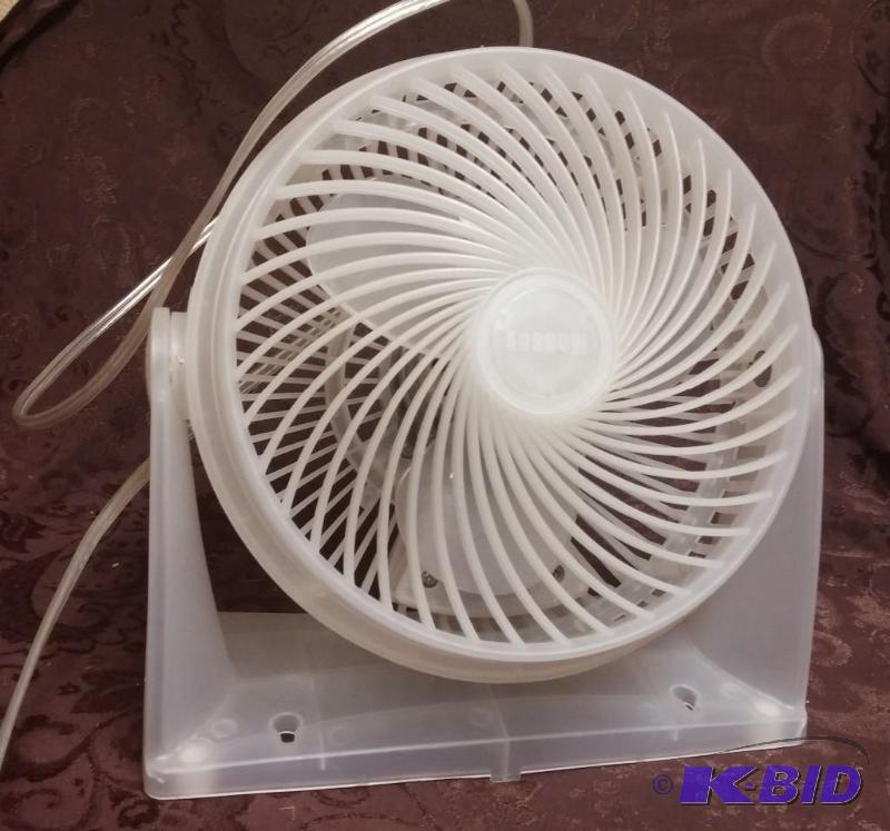 lot 42 image: Small fan.. Works great...