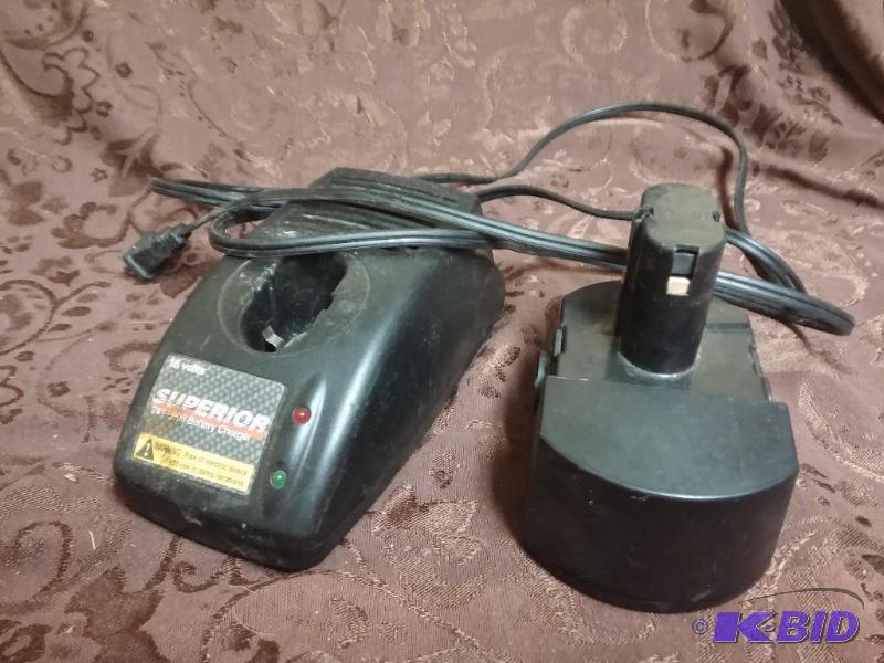 lot 51 image: Superior 18 volt Charger and batter...