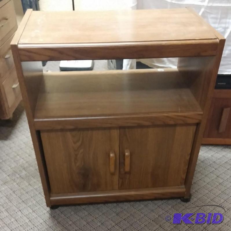 lot 58 image: Microwave or TV cart 30" X 14&...
