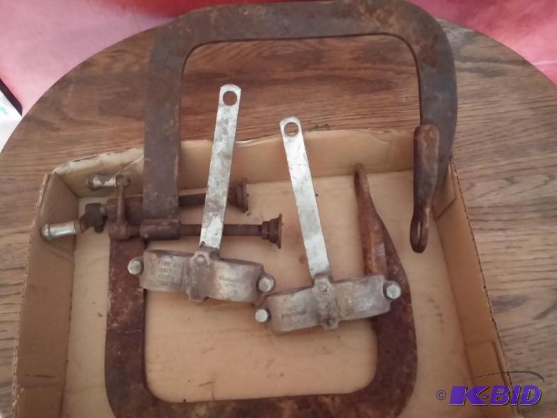 lot 6 image: Lot of vintage clamps.great sizeton...