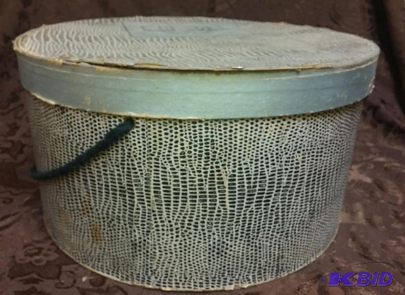 lot 68 image: Vintage Hat Box with Vintage male h...