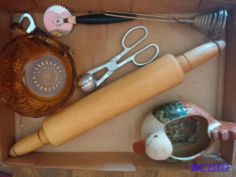 lot 74 image: Lot of miscellaneous household with...