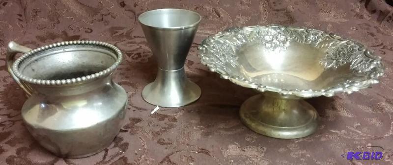 lot 92 image: Lot of silver plated items...