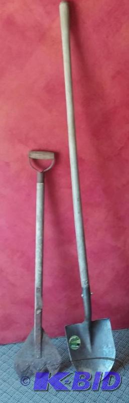 lot 98 image: Shovel with vintage hoe, I am not s...