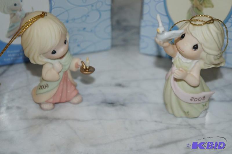 lot 107 image: Lot of 2 Precious Moments Ornaments