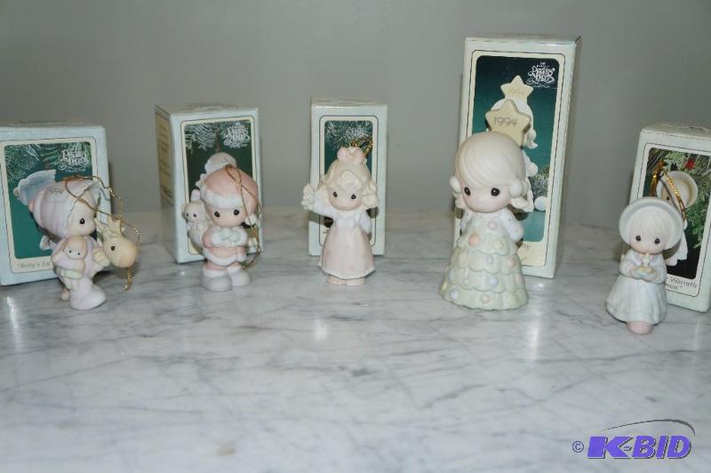 lot 108 image: Lot of 5 Christmas Precious Moments (4 Ornaments & 1 Bell)