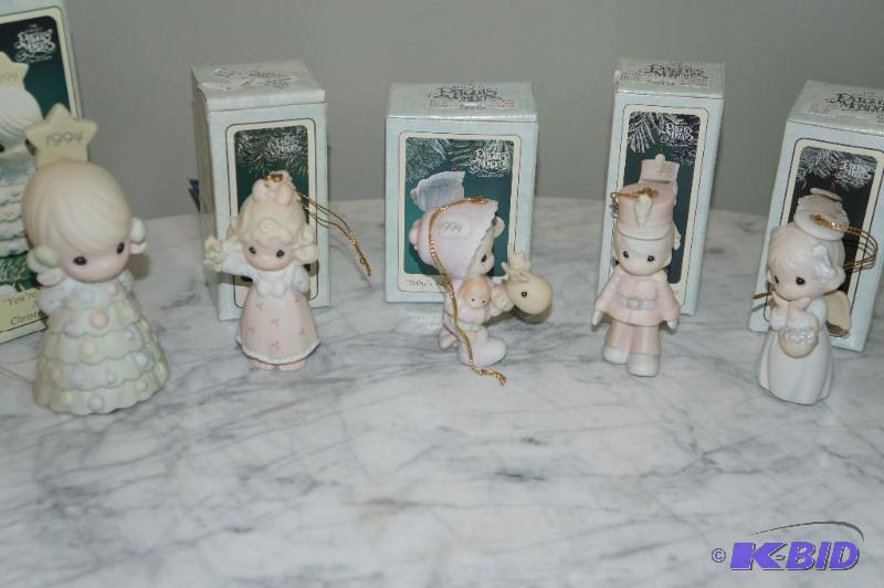 lot 110 image: Lot of 5 Christmas Precious Moments (4 Ornaments & 1 Bell)
