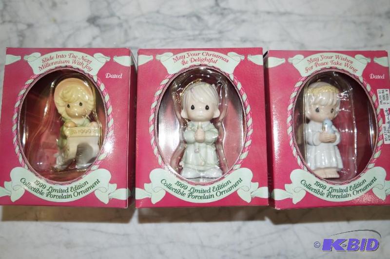 lot 118 image: Lot of 3 Christmas Precious Moments Ornaments