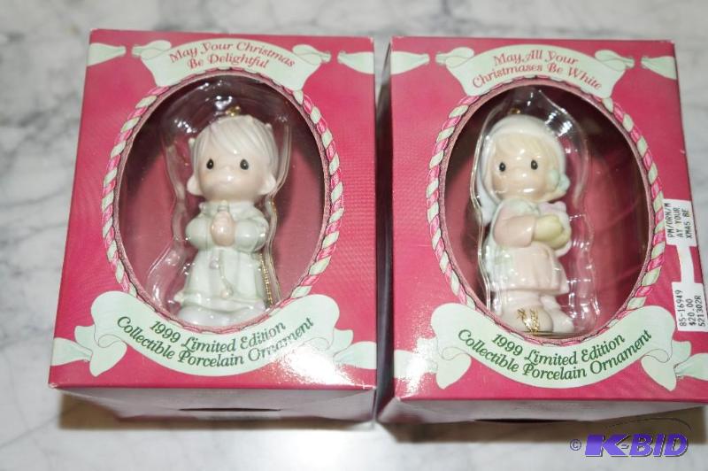 lot 119 image: Lot of 2 Christmas Precious Moments Ornaments