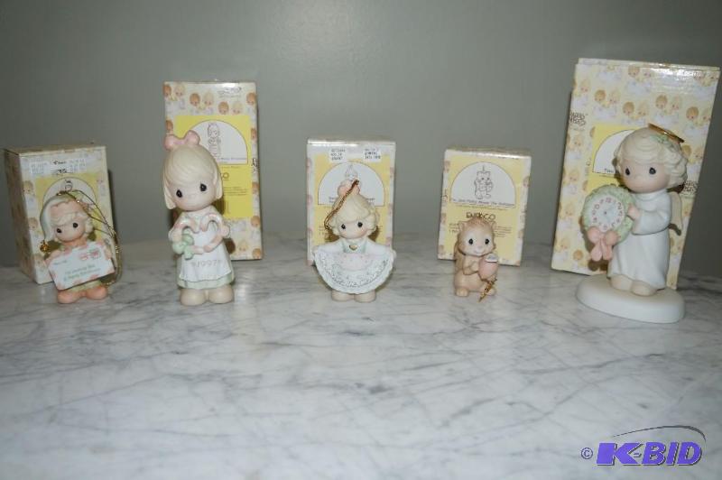 lot 129 image: Lot of 5 Precious Moments (2 Figurines & 3 Ornaments)