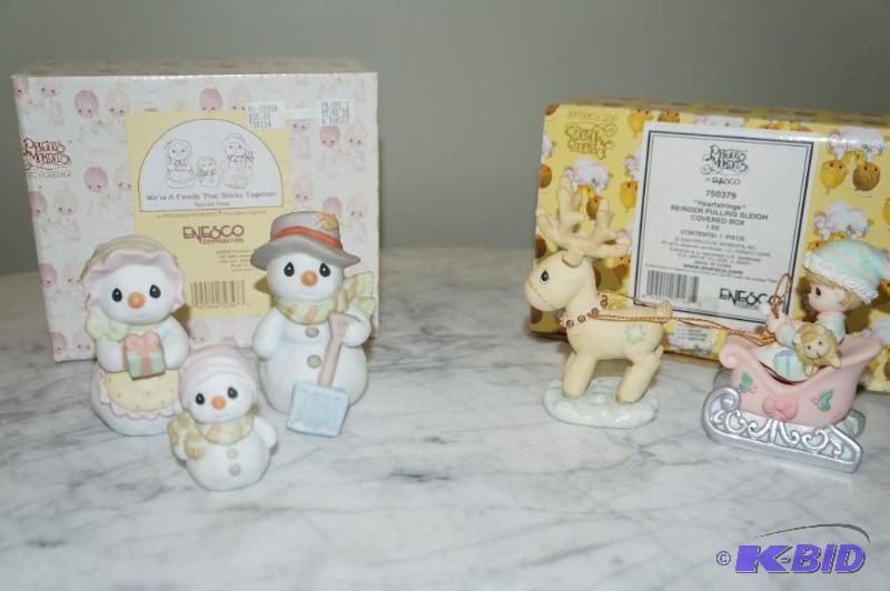 lot 132 image: Lot of 2 Christmas Precious Moments Figurines