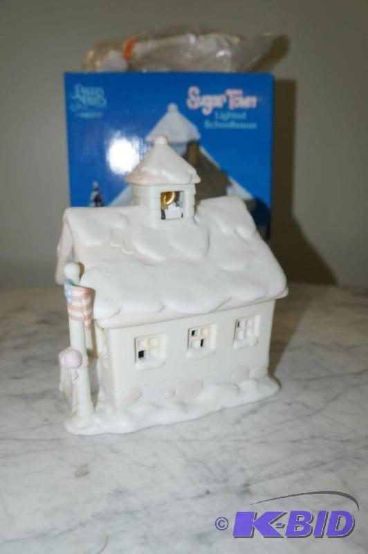 lot 142 image: Sugar Town Lighted School House