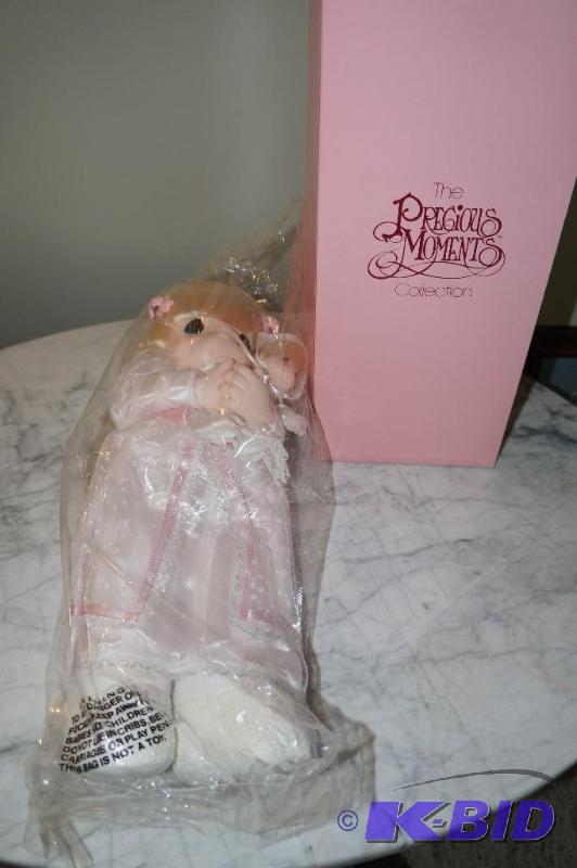 lot 15 image: Carissa with Baby Tes 1997 Precious Moments Doll in UNOPENED PACKAGE with Original Box