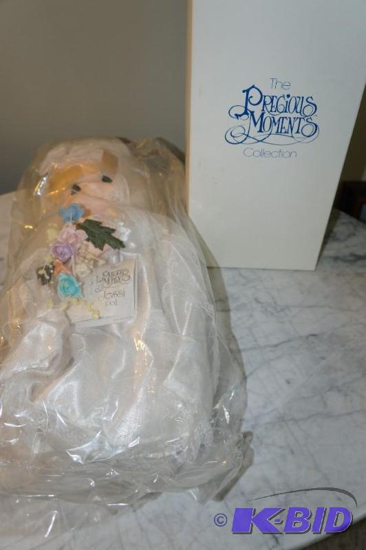 lot 17 image: Jessi 1988 Bridal Precious Moments Doll in UNOPENED PACKAGE with Original Box