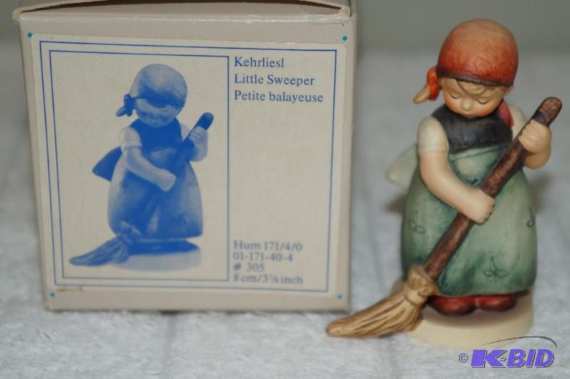 lot 192 image: The Little Sweeper M.I. Hummel Figurine