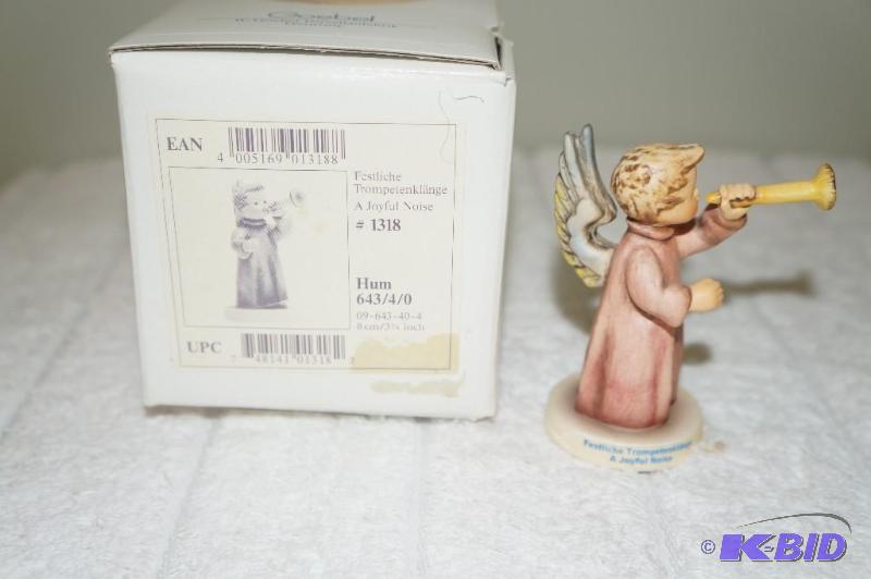 lot 203 image: A Joyful Noise 1999 M.I. Hummel Figurine