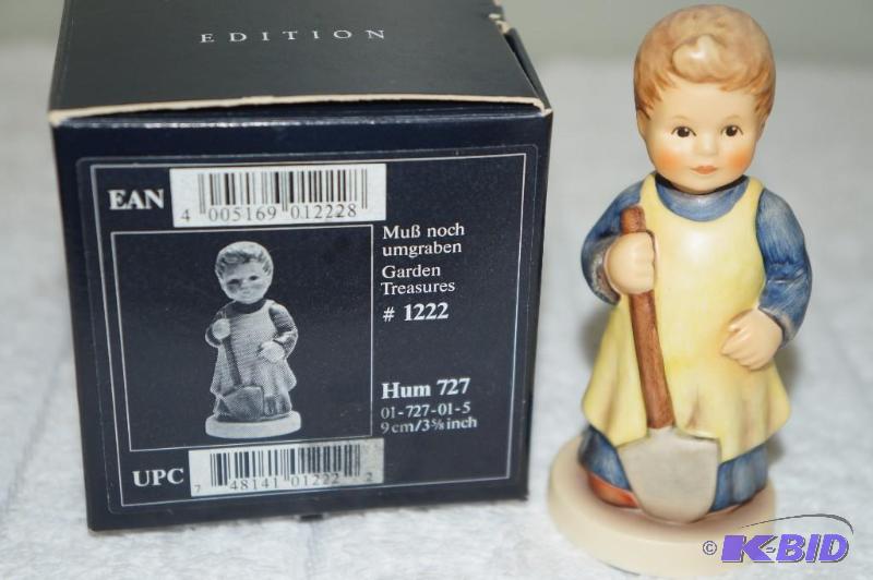 lot 204 image: Garden Treasures Membership Year 199899 M.I. Hummel Figurine