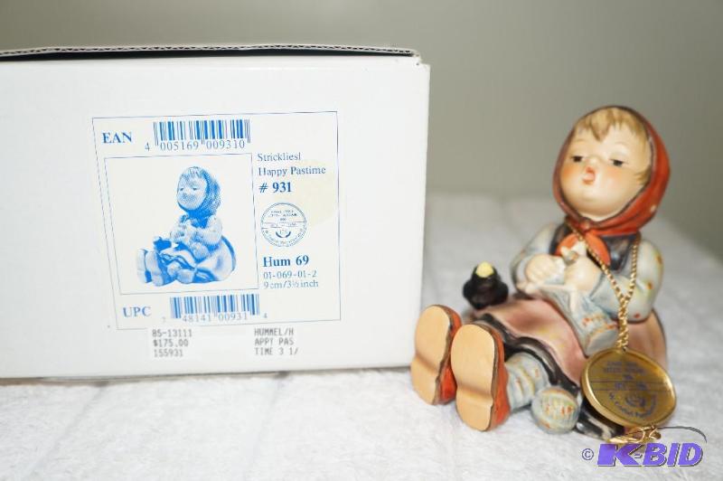 lot 209 image: Happy Pastime 1996 M.I. Hummel Figurine