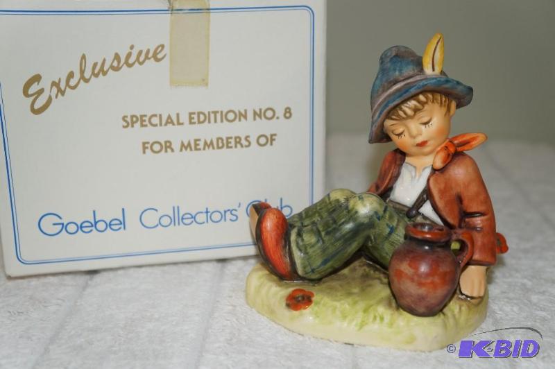 lot 213 image: Exclusive Edition #8 1976 for Members of Goebel Collectors Club M.I. Hummel Figurine