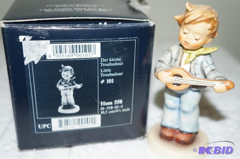 lot 214 image: Exlusive Edition 199495 Little Troubadour M.I. Hummel Club Figurine