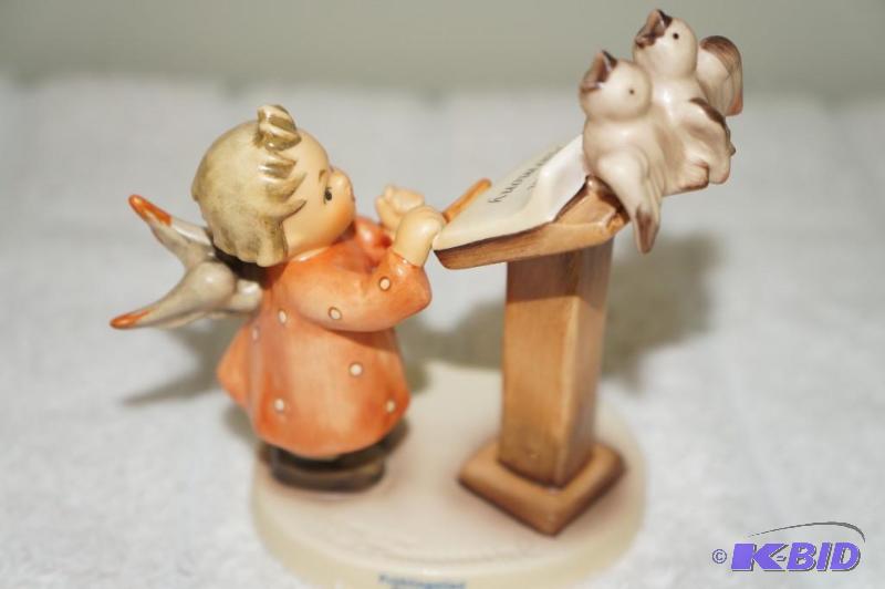 lot 232 image: Celestial Harmony 1999 Gift Creations Concepts Exclusive M.I. Hummel Figurine