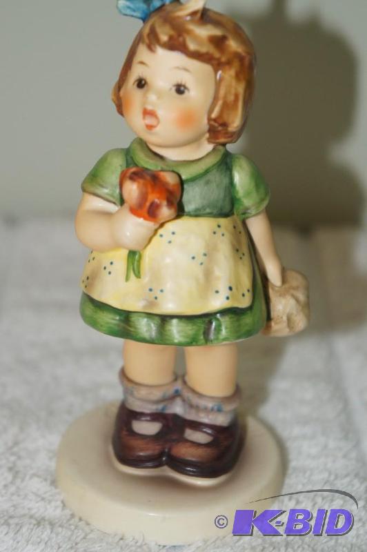 lot 239 image: Exclusive 1981 Special Edition #12 for Members of the Global Collectors Club M.I. Hummel Figurine